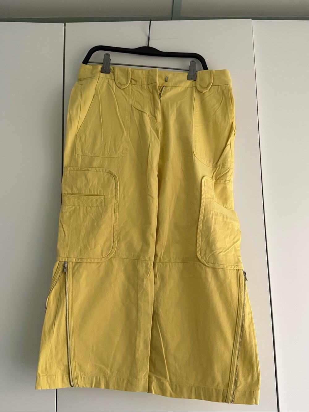 Y2K Yellow Cargo Zip-Detail Capri